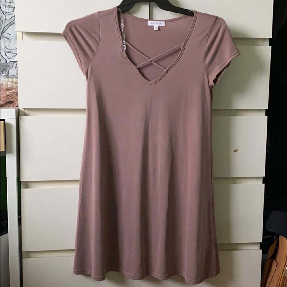 cross cross neck t shirt dress in Mauve